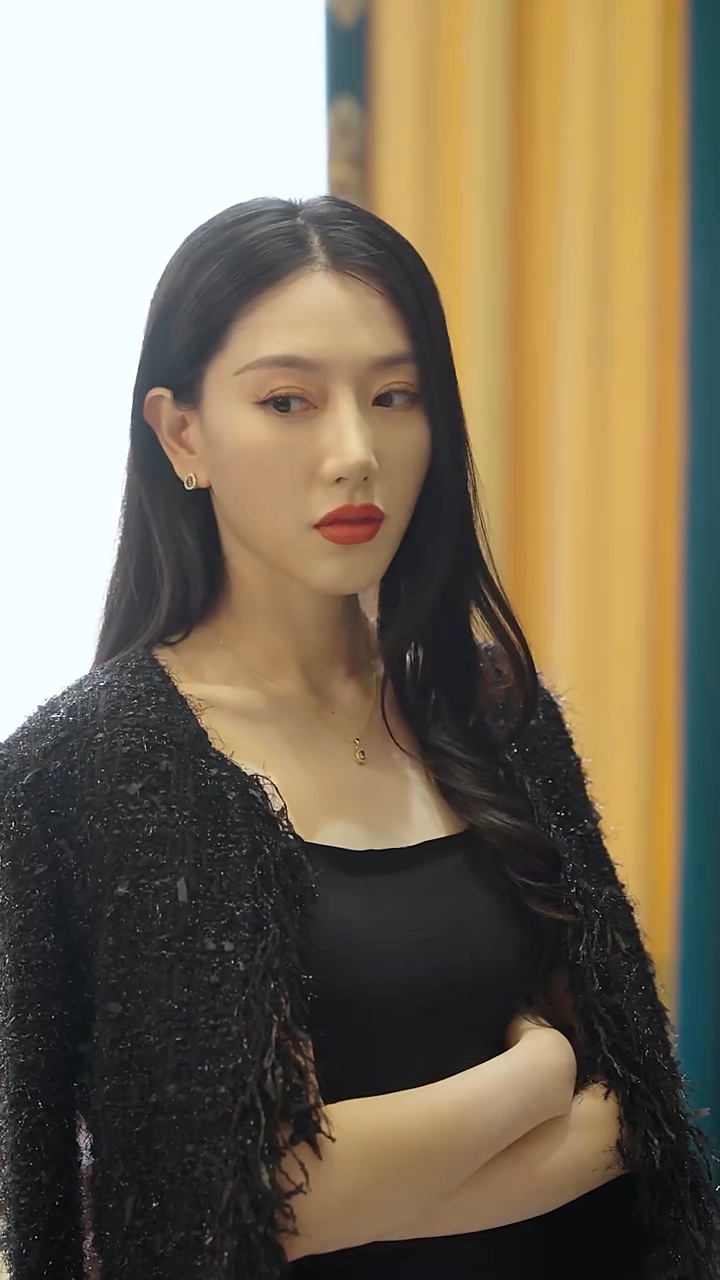 短剧神级龙卫 第01集